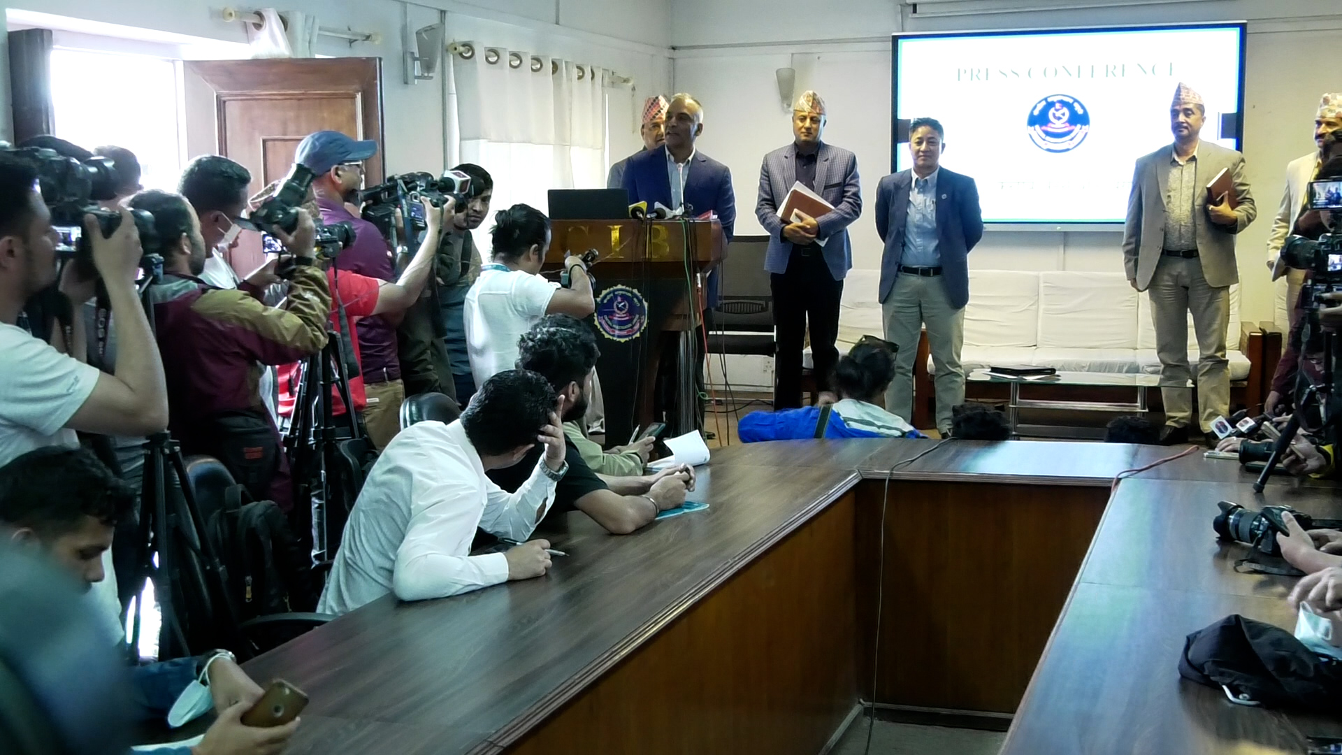 ललिता निवास प्रकरणमा ४०६ जनाविरुद्ध पक्राउ पुर्जी